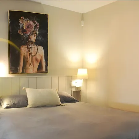 فيلة La Aux Oiseaux *