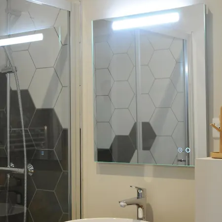 La Aux Oiseaux فيلة أنديرنو لي بان