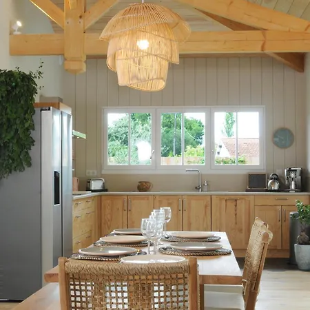 فيلة La Aux Oiseaux